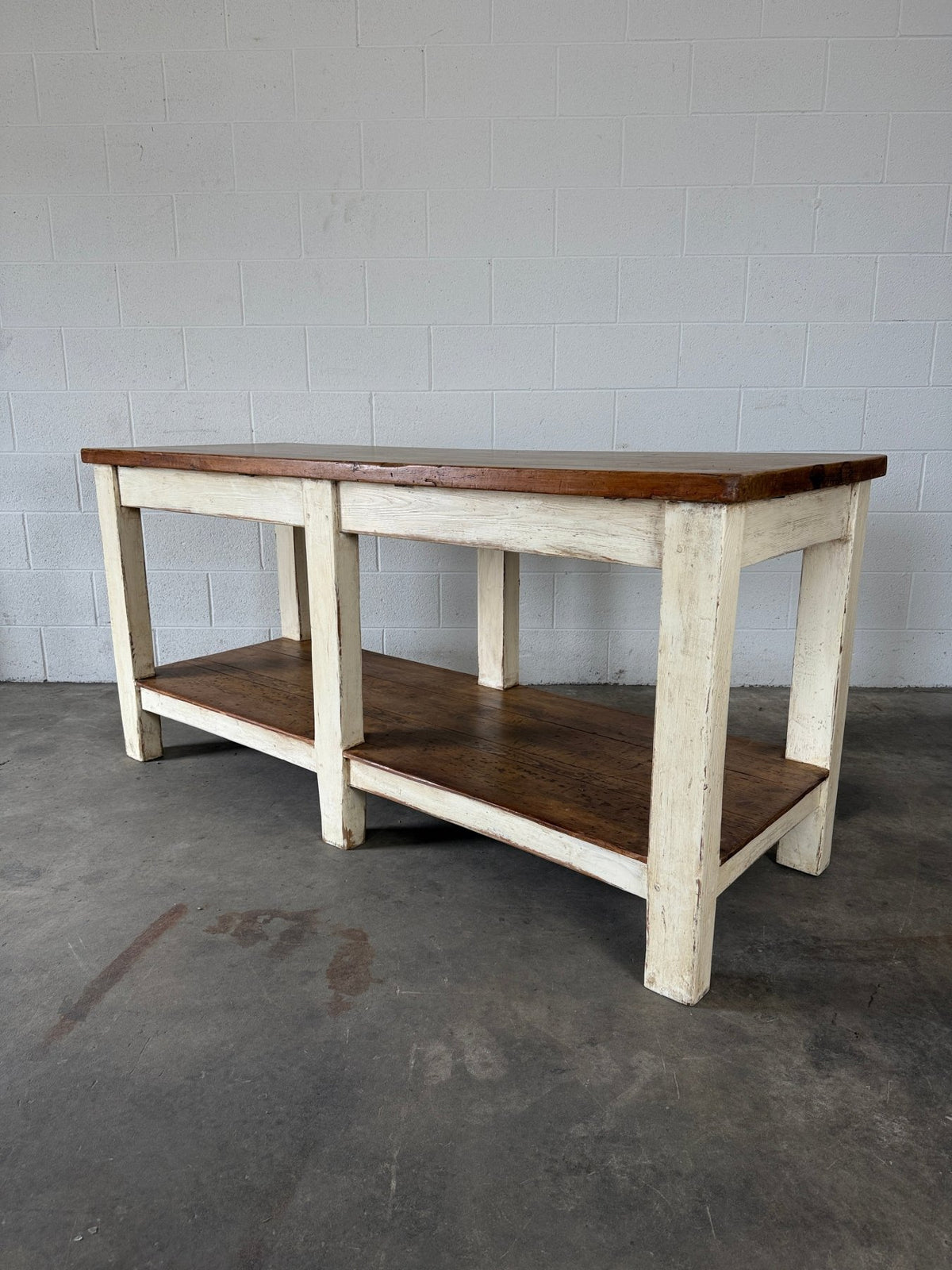 Antique English kitchen island - House on Horizon