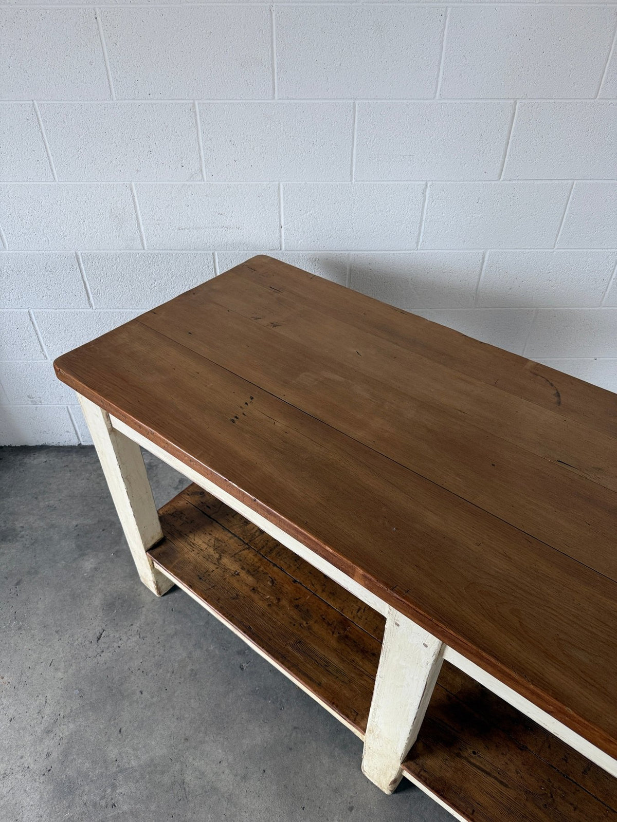 Antique English kitchen island - House on Horizon