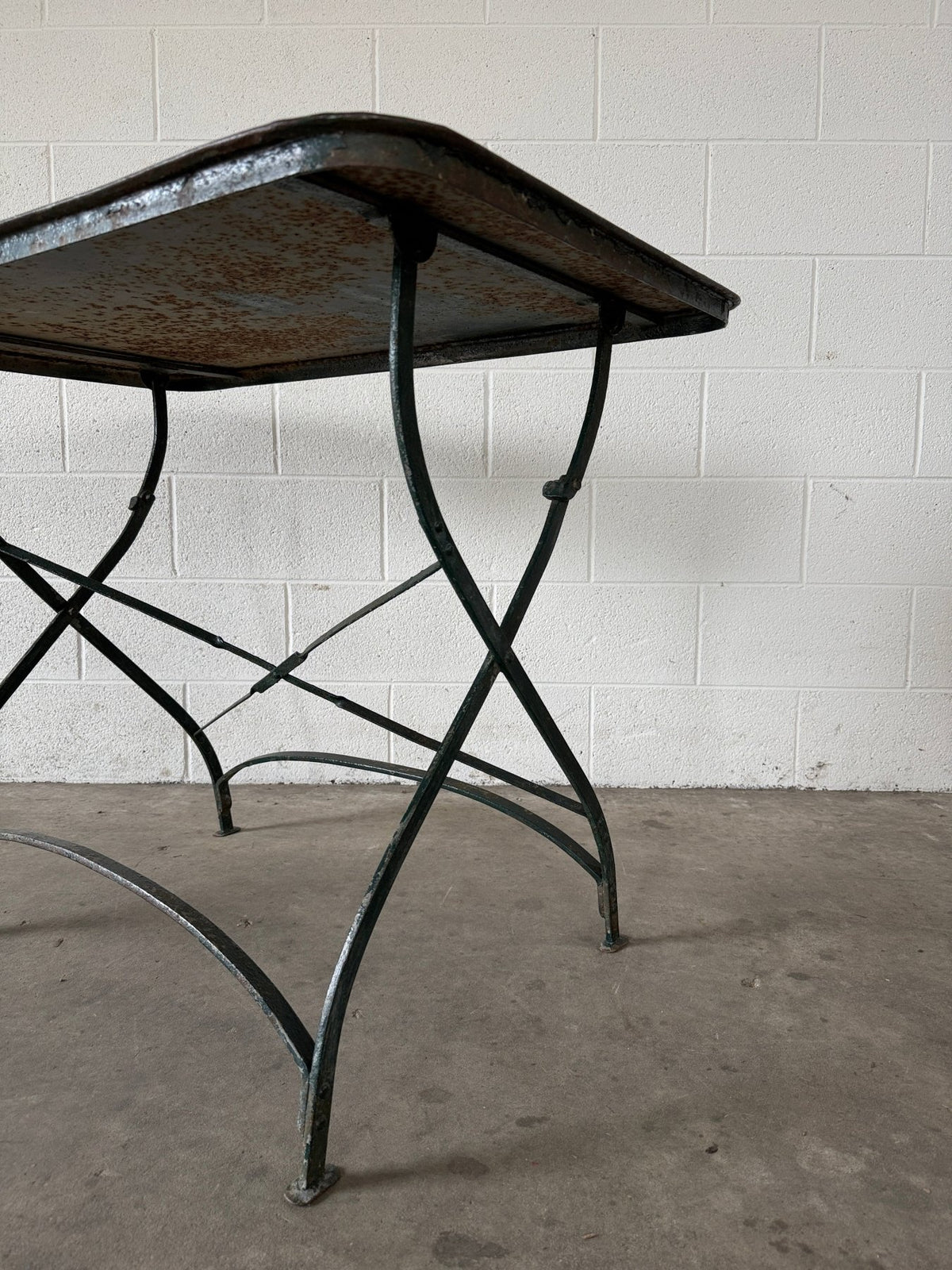 Antique French folding garden table - House on Horizon