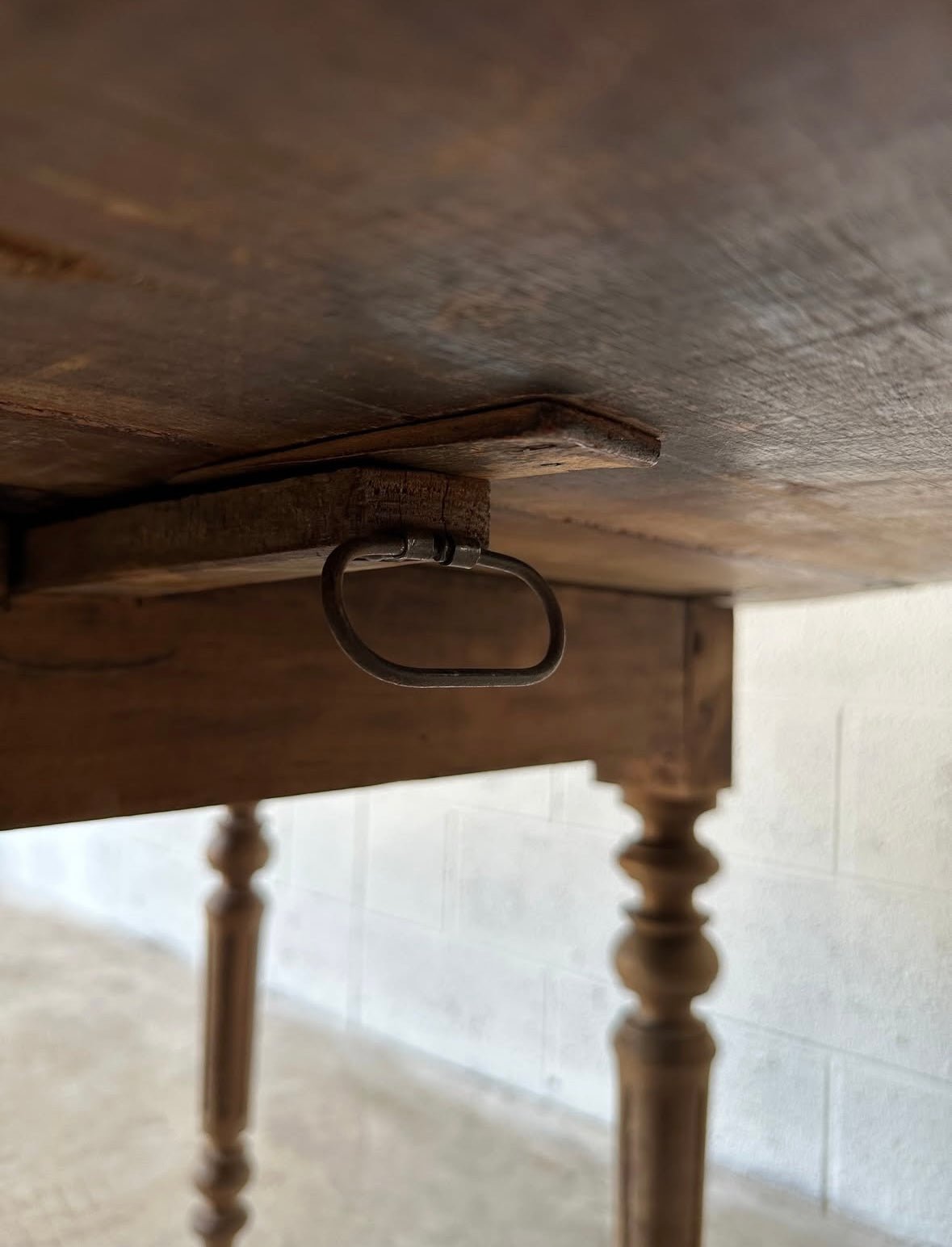 Antique French round farmhouse table - House on Horizon