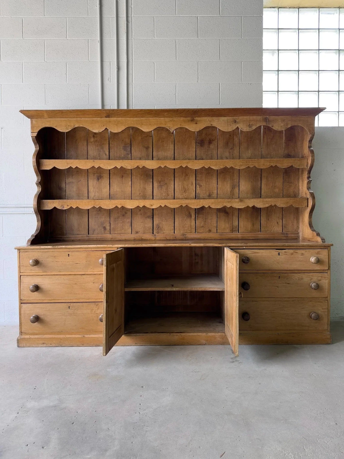 Antique Irish Kitchen Dresser - House on Horizon