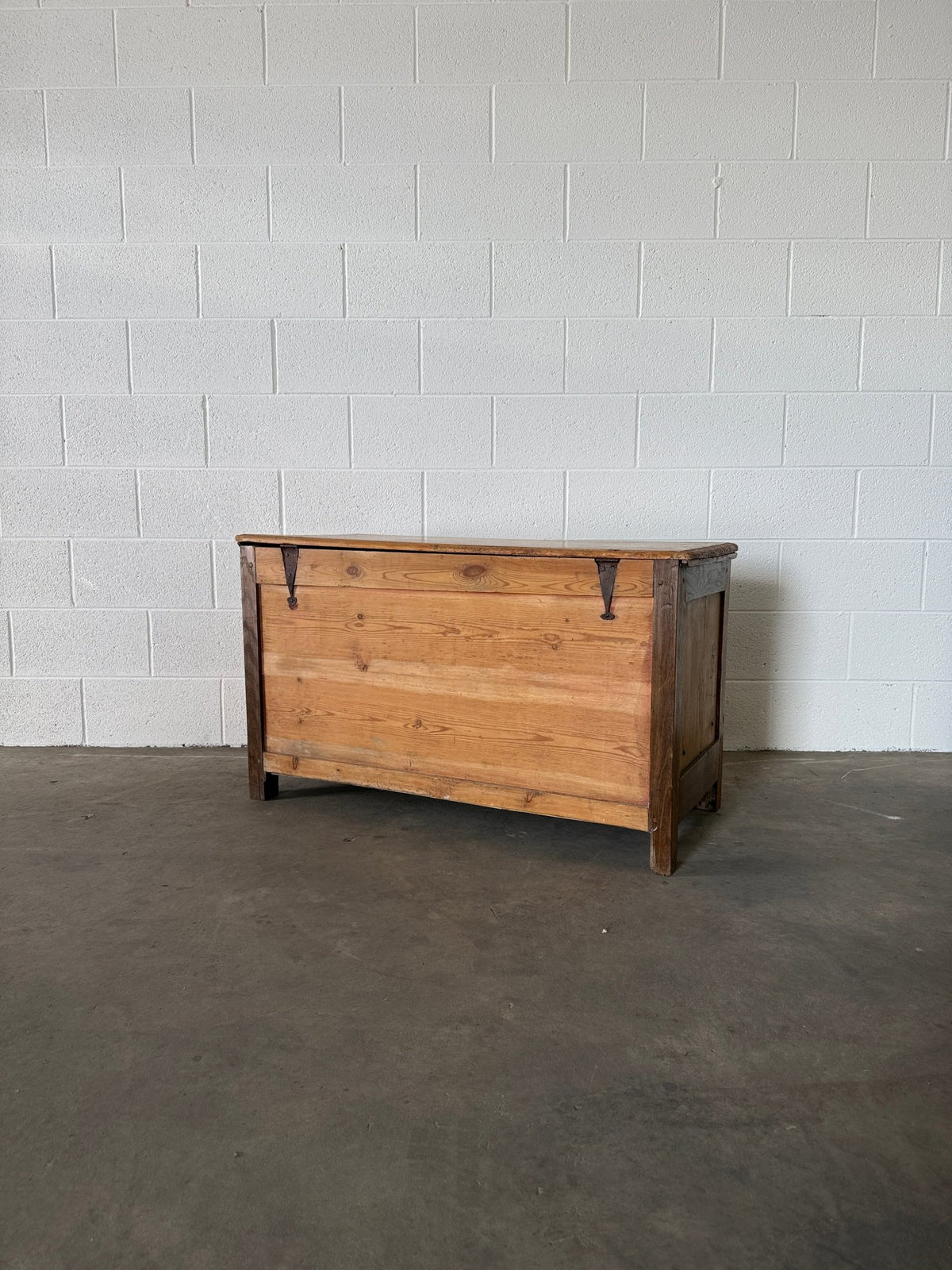 Antique pine mule chest - House on Horizon