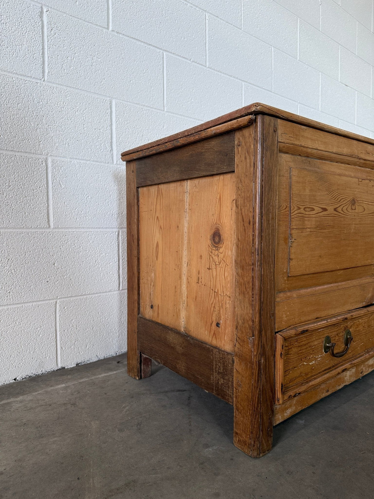 Antique pine mule chest - House on Horizon