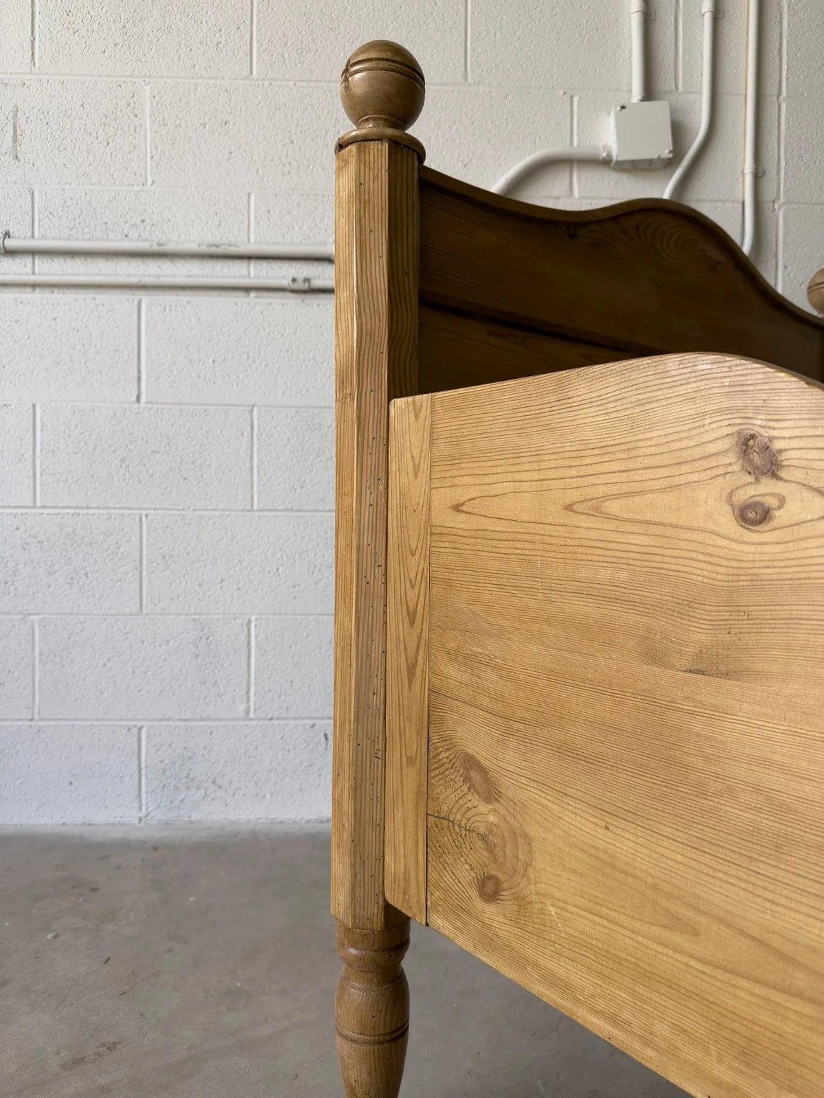 Antique Pine Sleigh Bed - House on Horizon