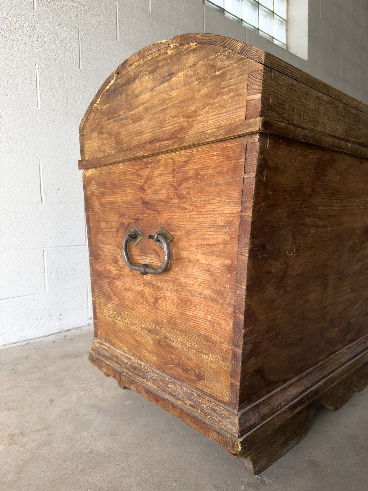 Antique Scottish Pine Trunk - House on Horizon
