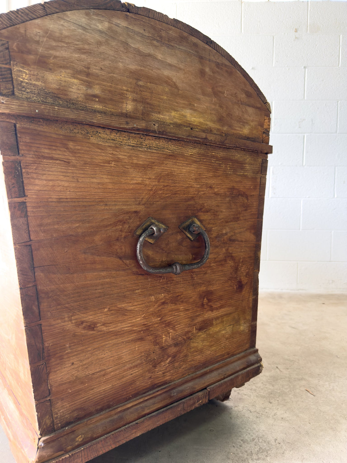 Antique Scottish Pine Trunk - House on Horizon