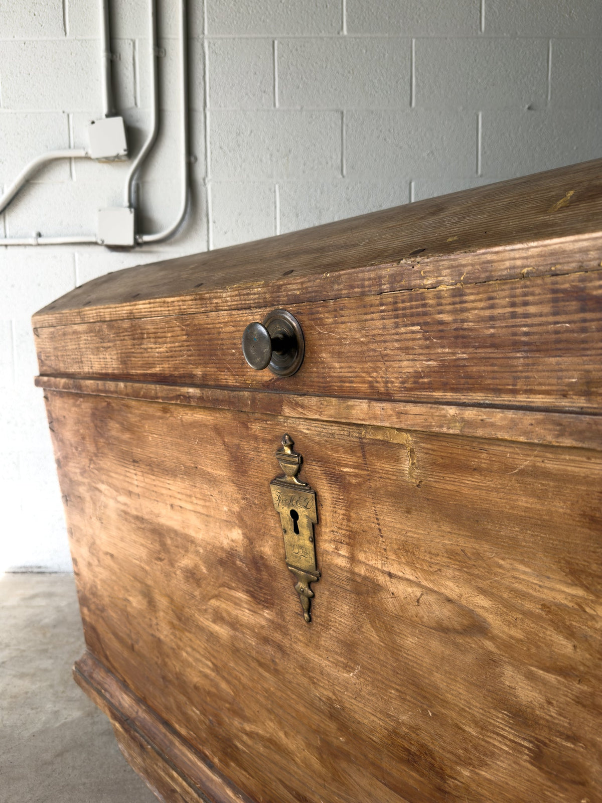 Antique Scottish Pine Trunk - House on Horizon