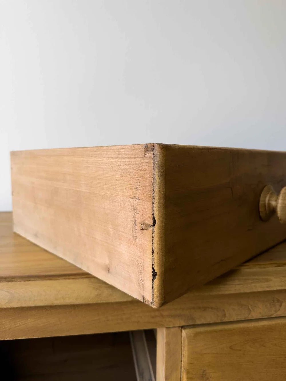 Classic set of English pine drawers - House on Horizon
