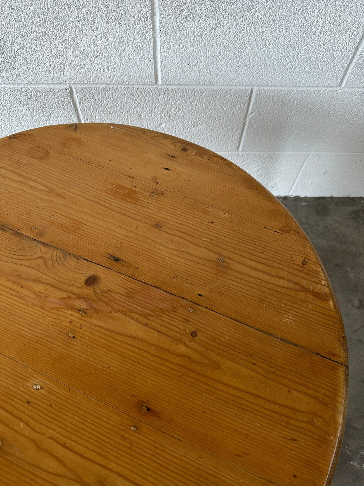 Coffee Cricket Table - House on Horizon