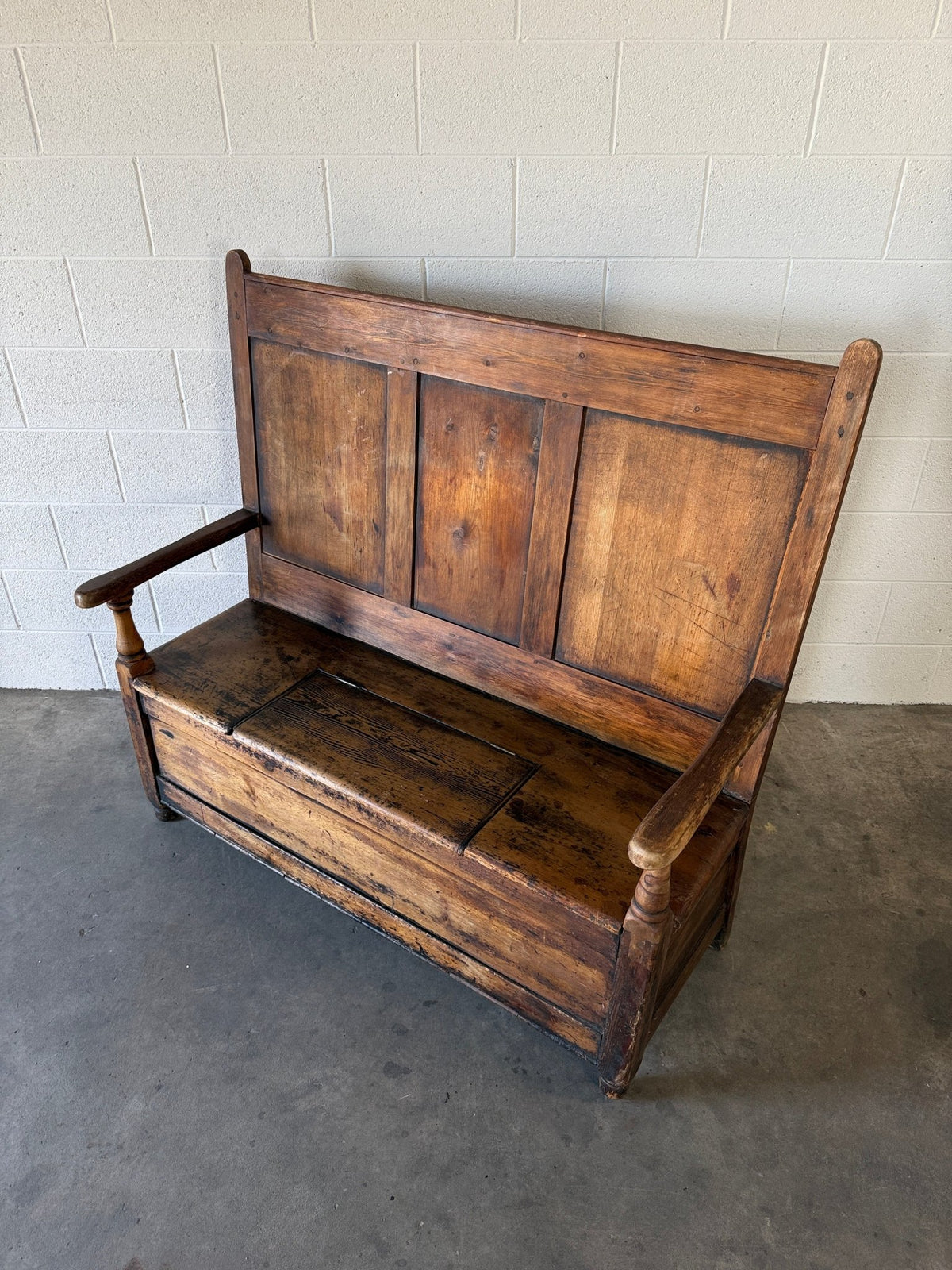 English pine settle with storage in the bench seat - House on Horizon