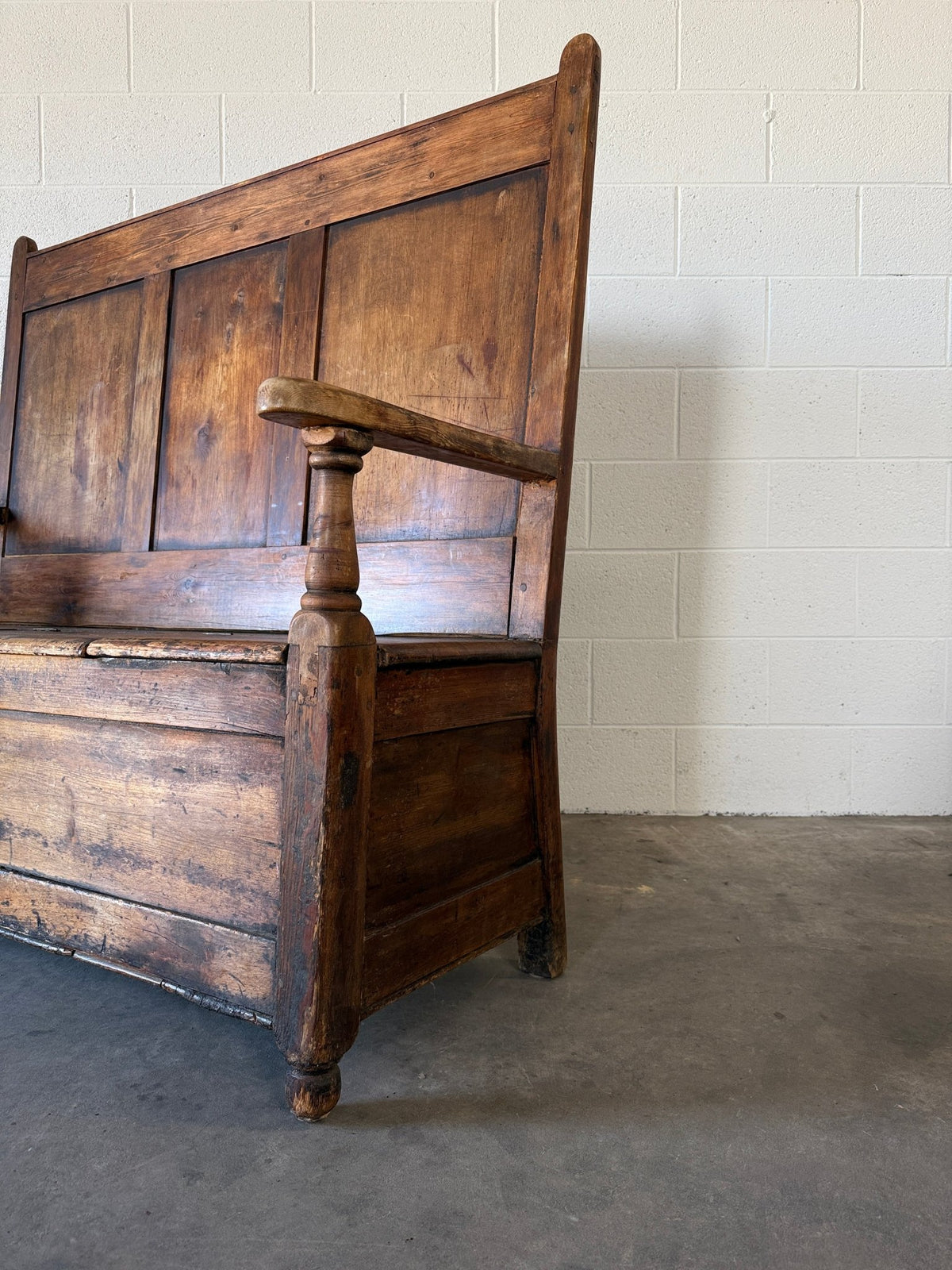 English pine settle with storage in the bench seat - House on Horizon