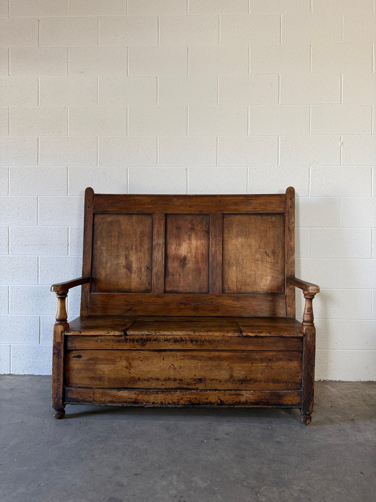 English pine settle with storage in the bench seat - House on Horizon