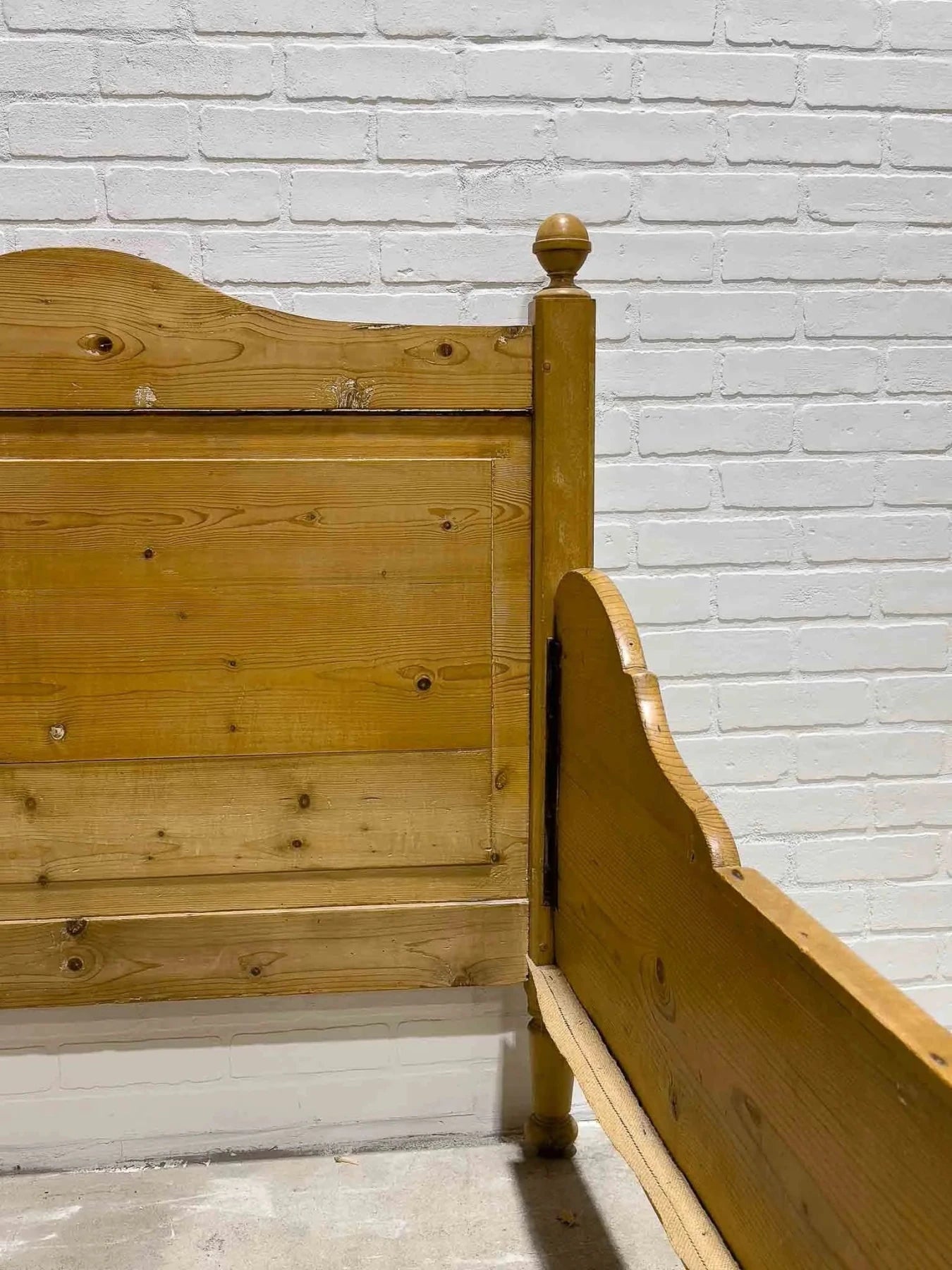 English pine sleigh bed - House on Horizon