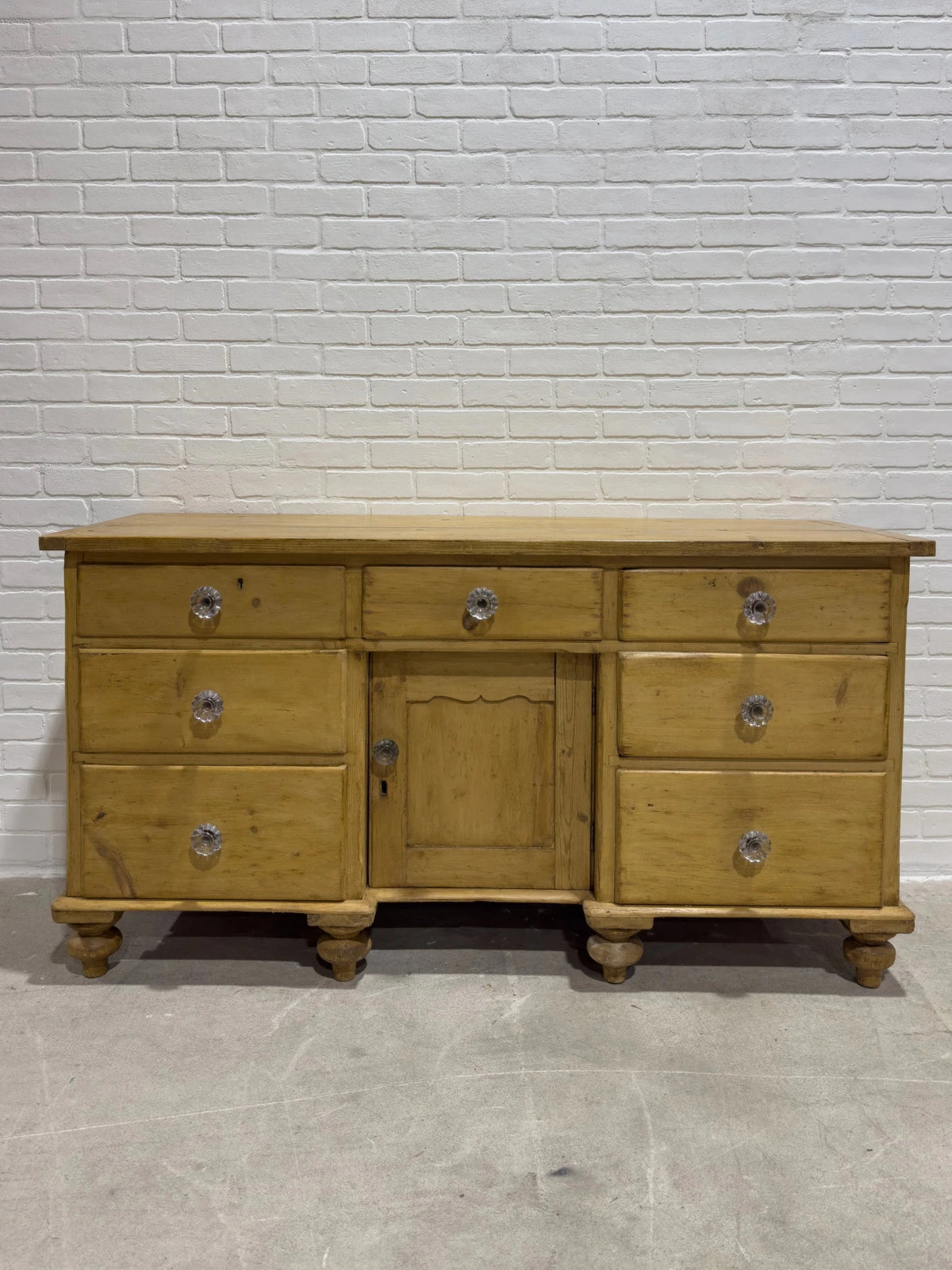 English sideboard with glass knobs - House on Horizon