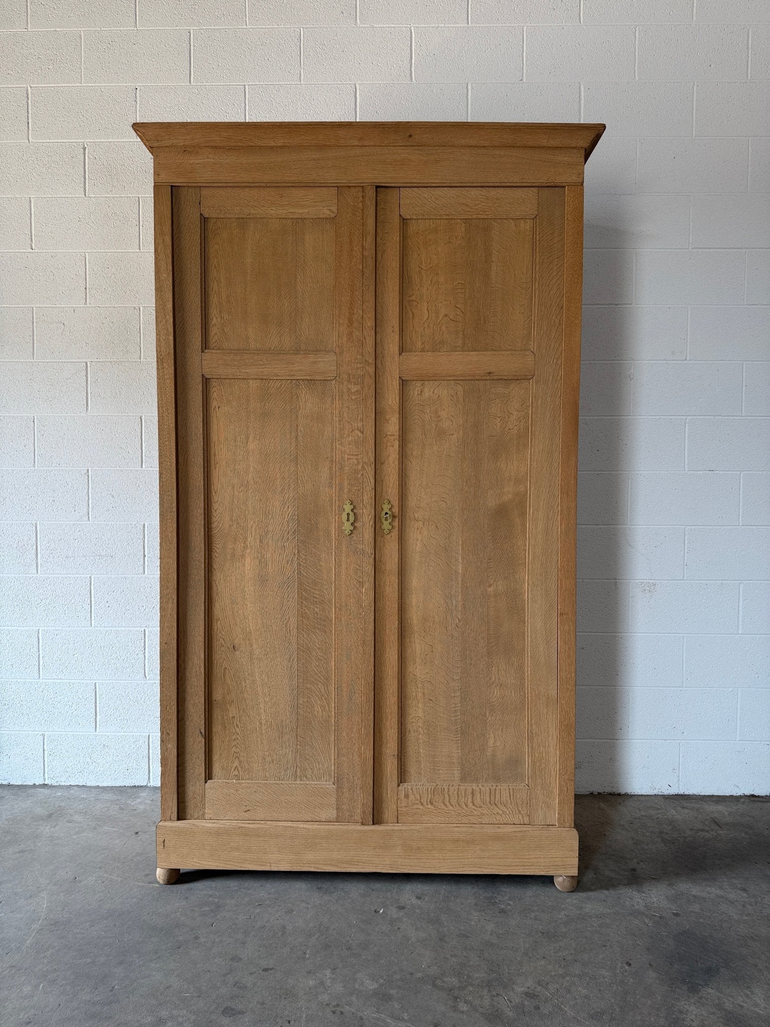European Antique Light Oak Wardrobe - House on Horizon