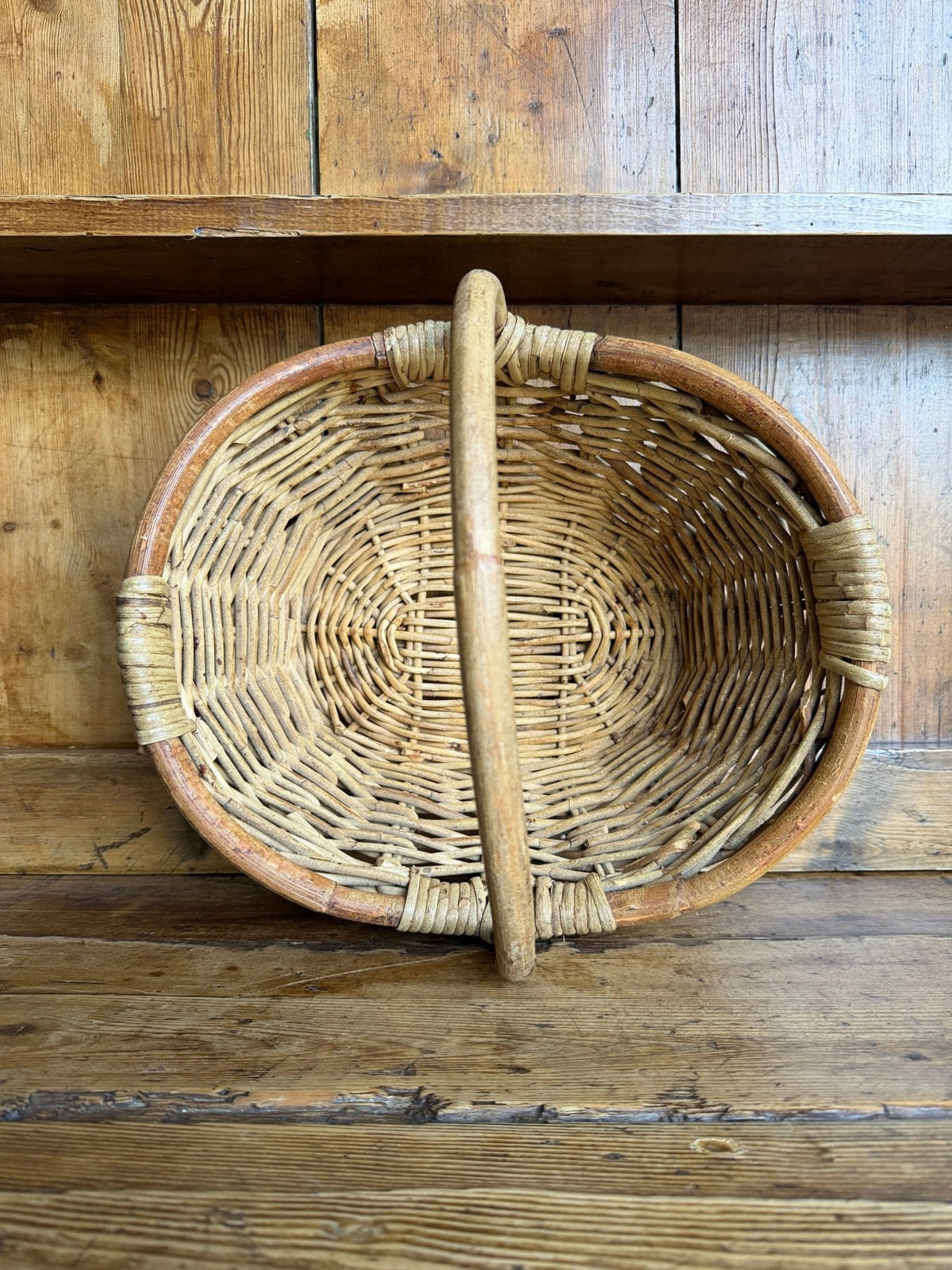 French basket with handle - House on Horizon