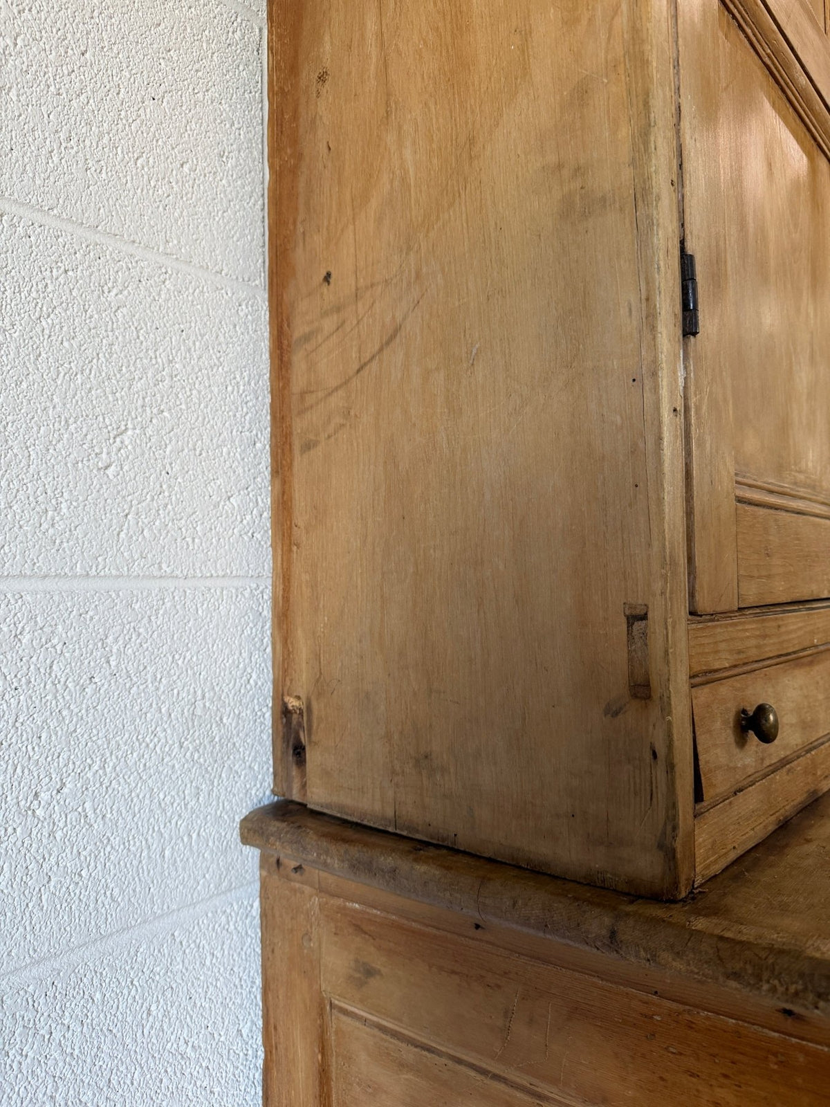 Georgian pine kitchen dresser - House on Horizon