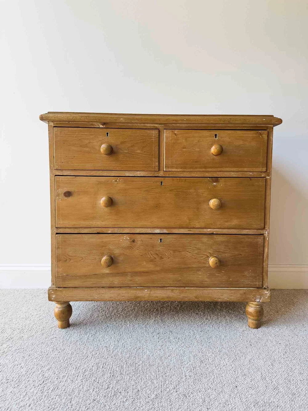Victorian pine set of drawers
