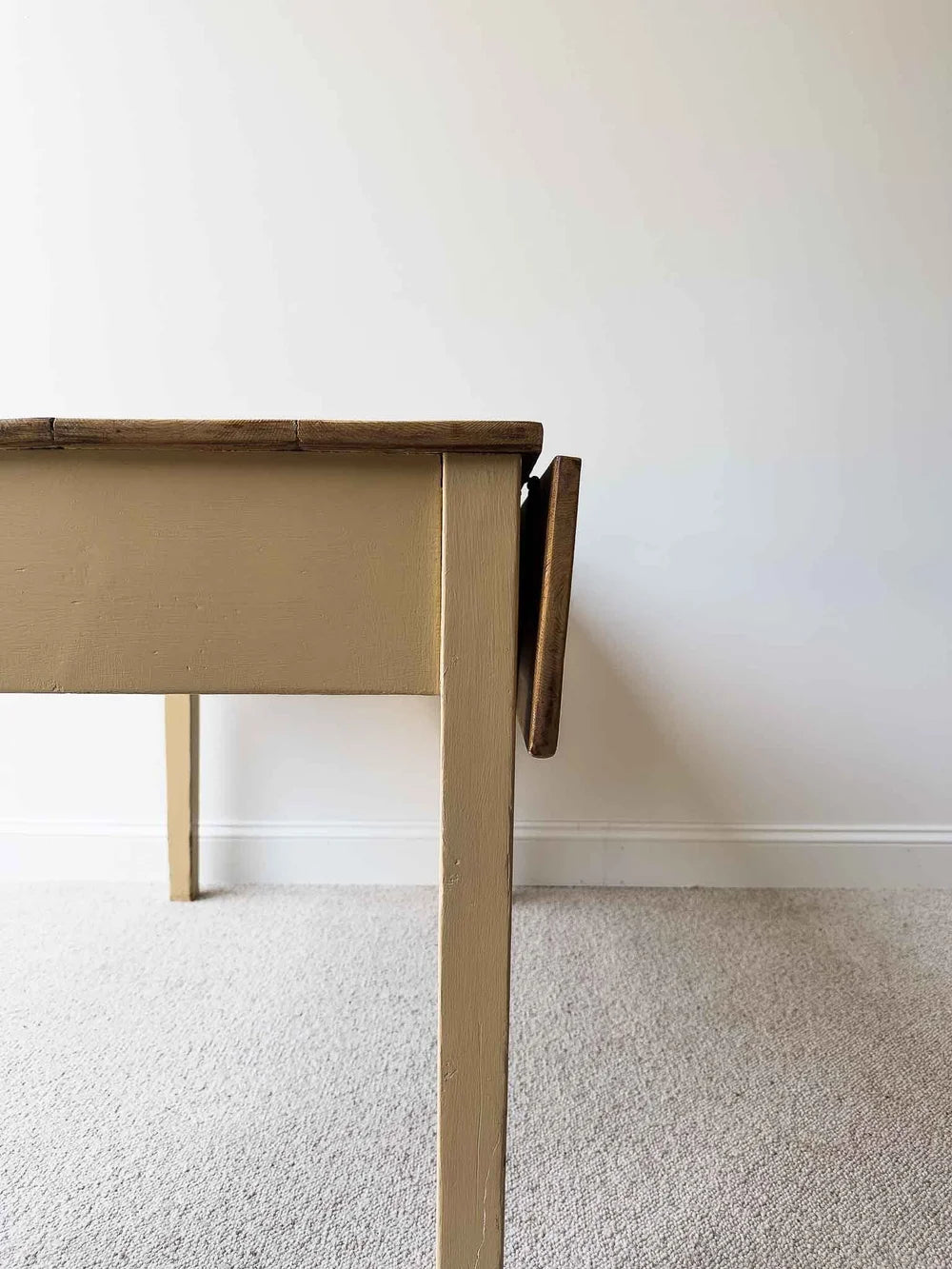 Perfectly English kitchen table