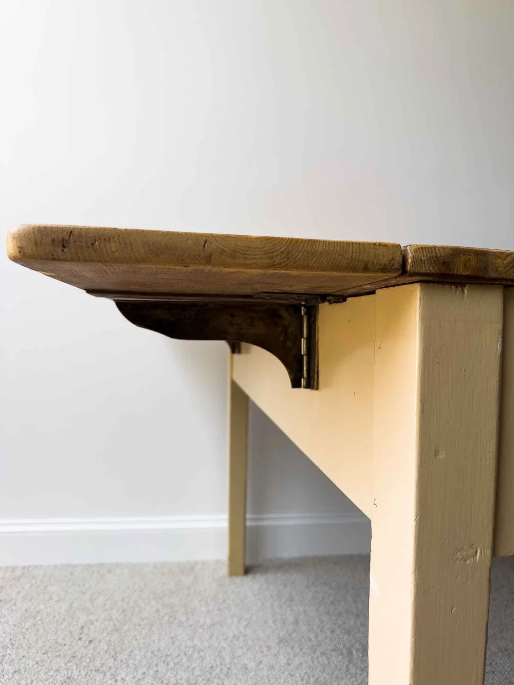 Perfectly English kitchen table