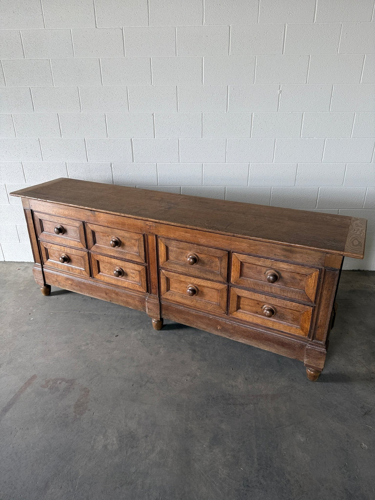 Incredible antique oak kitchen island - House on Horizon