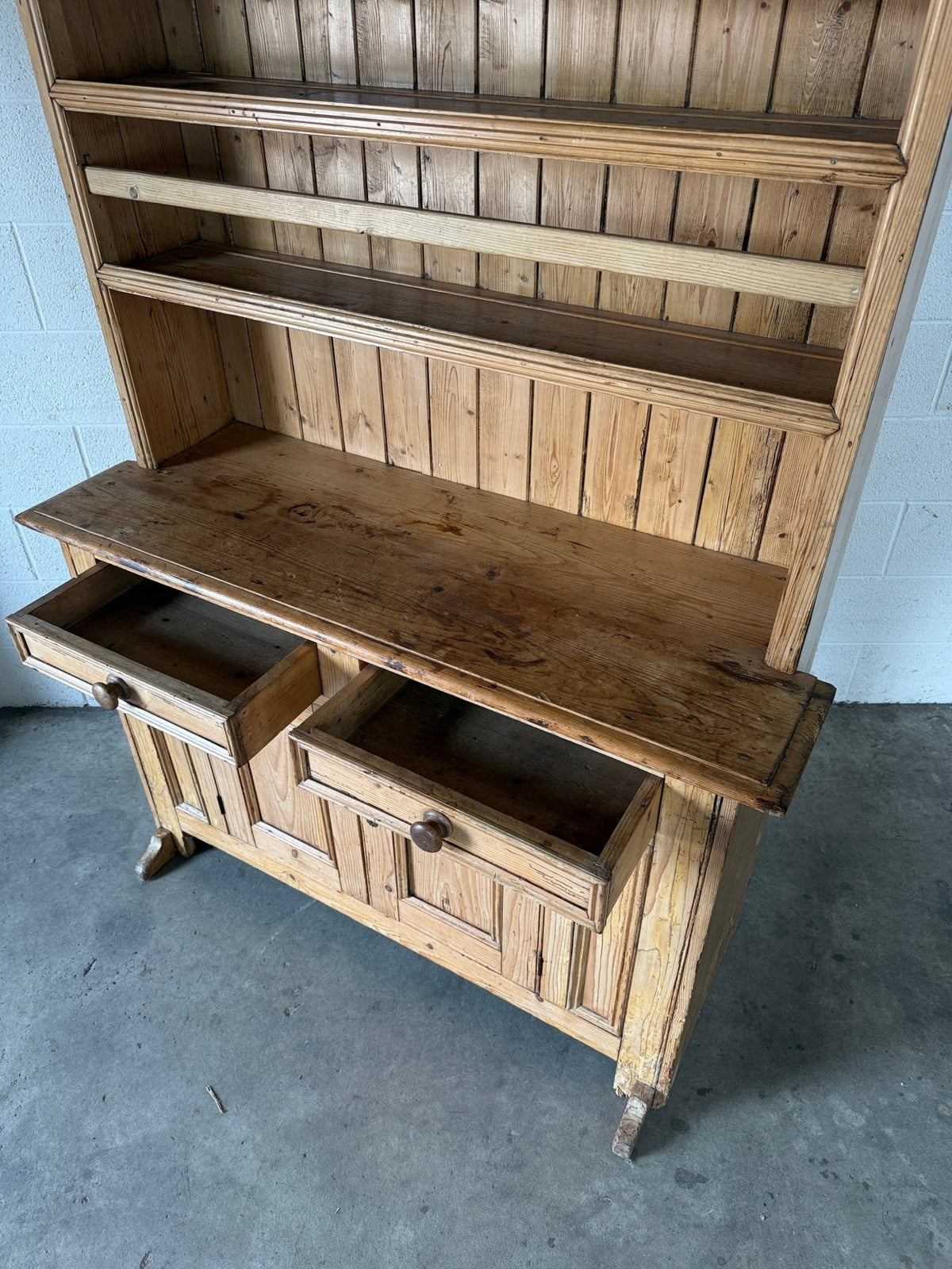 Irish kitchen hutch - House on Horizon