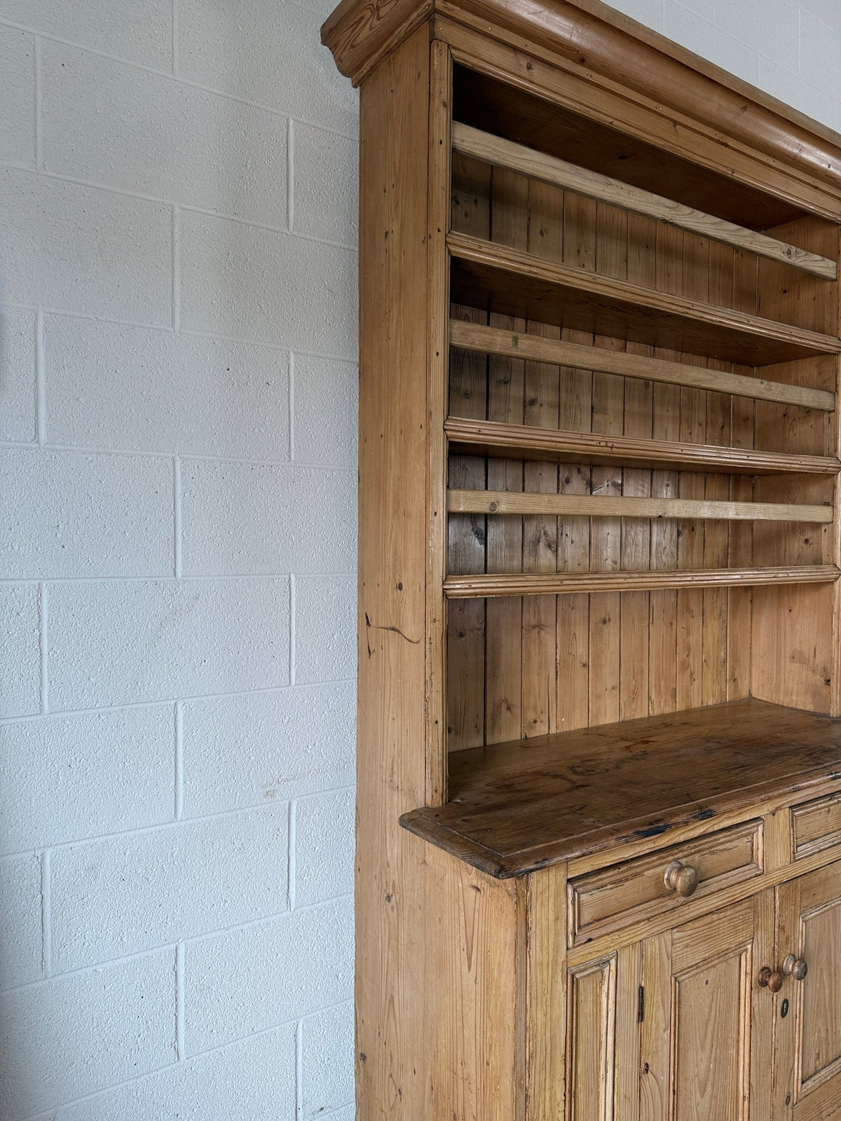 Irish kitchen hutch - House on Horizon