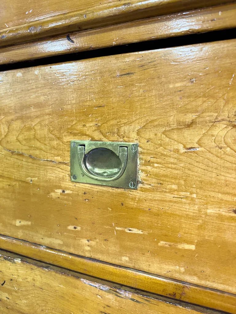 Large English press with campaign handles - House on Horizon
