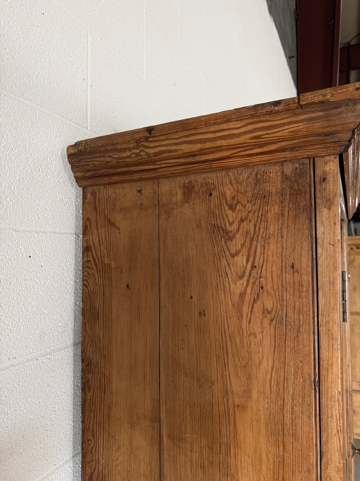 Late Victorian English pine wardrobe - House on Horizon