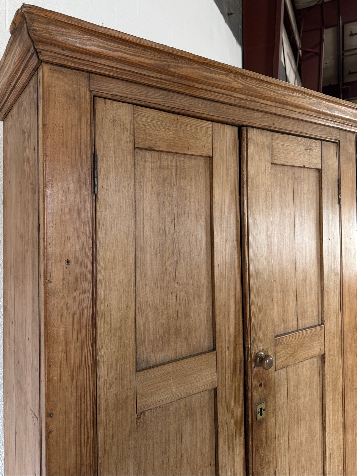 Late Victorian English pine wardrobe - House on Horizon