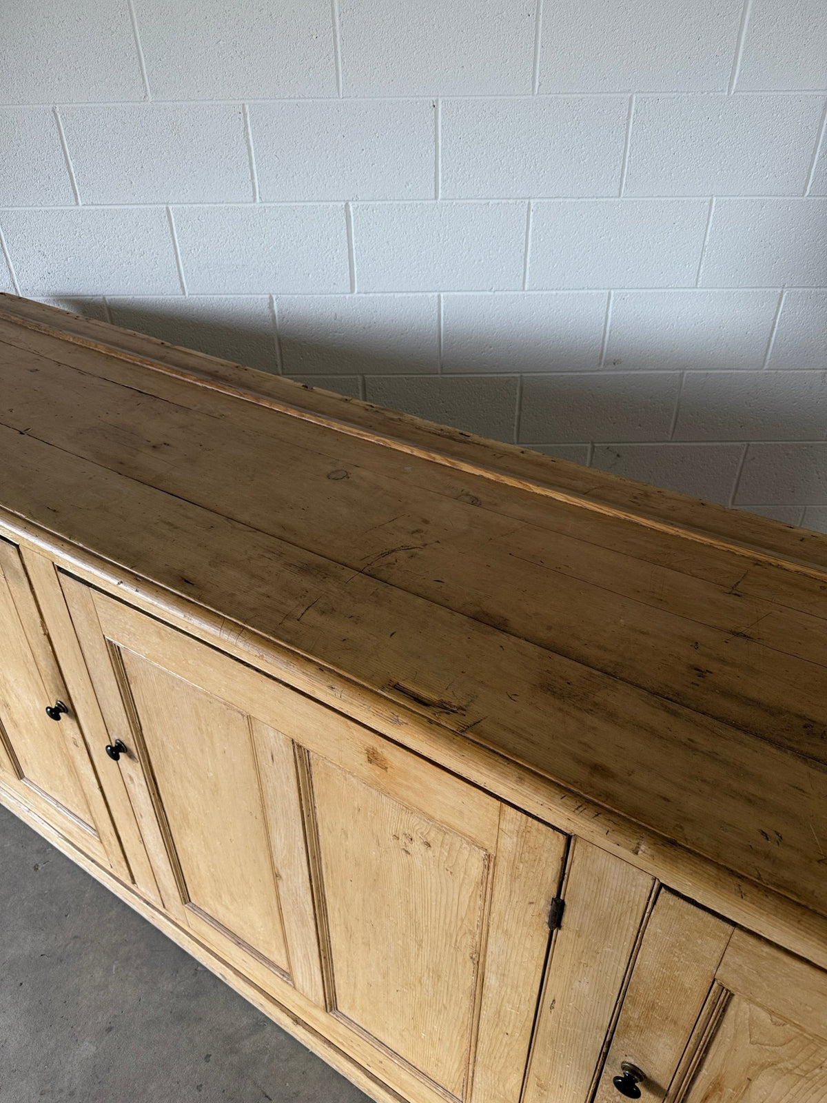 Monumental English pine sideboard - House on Horizon