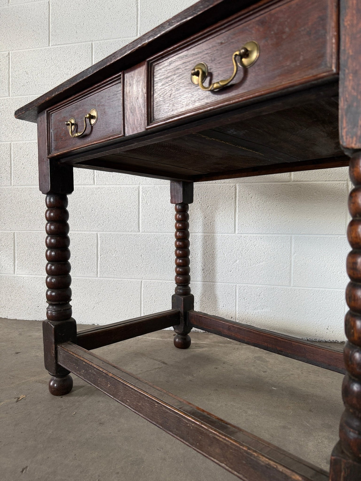Oak bobbin leg side table - House on Horizon