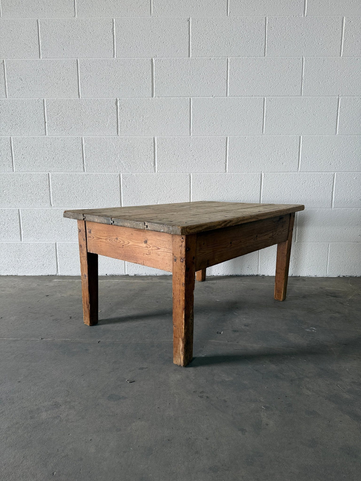 Rustic antique pine coffee table - House on Horizon