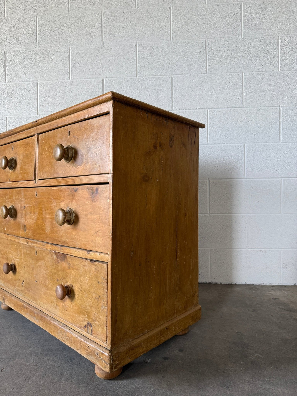 Rustic set of victorian pine drawers - House on Horizon