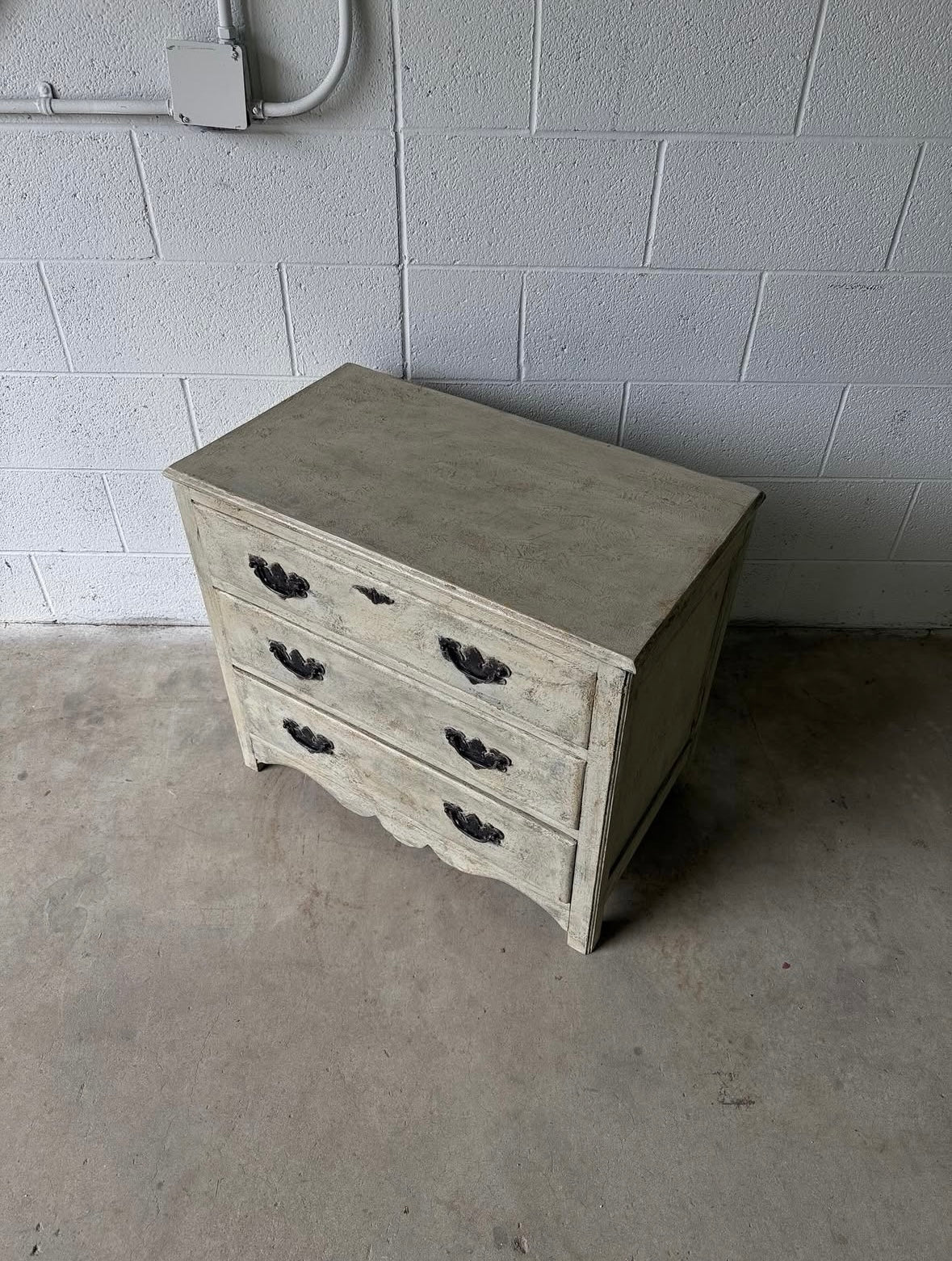 Small antique French set of painted drawers - House on Horizon