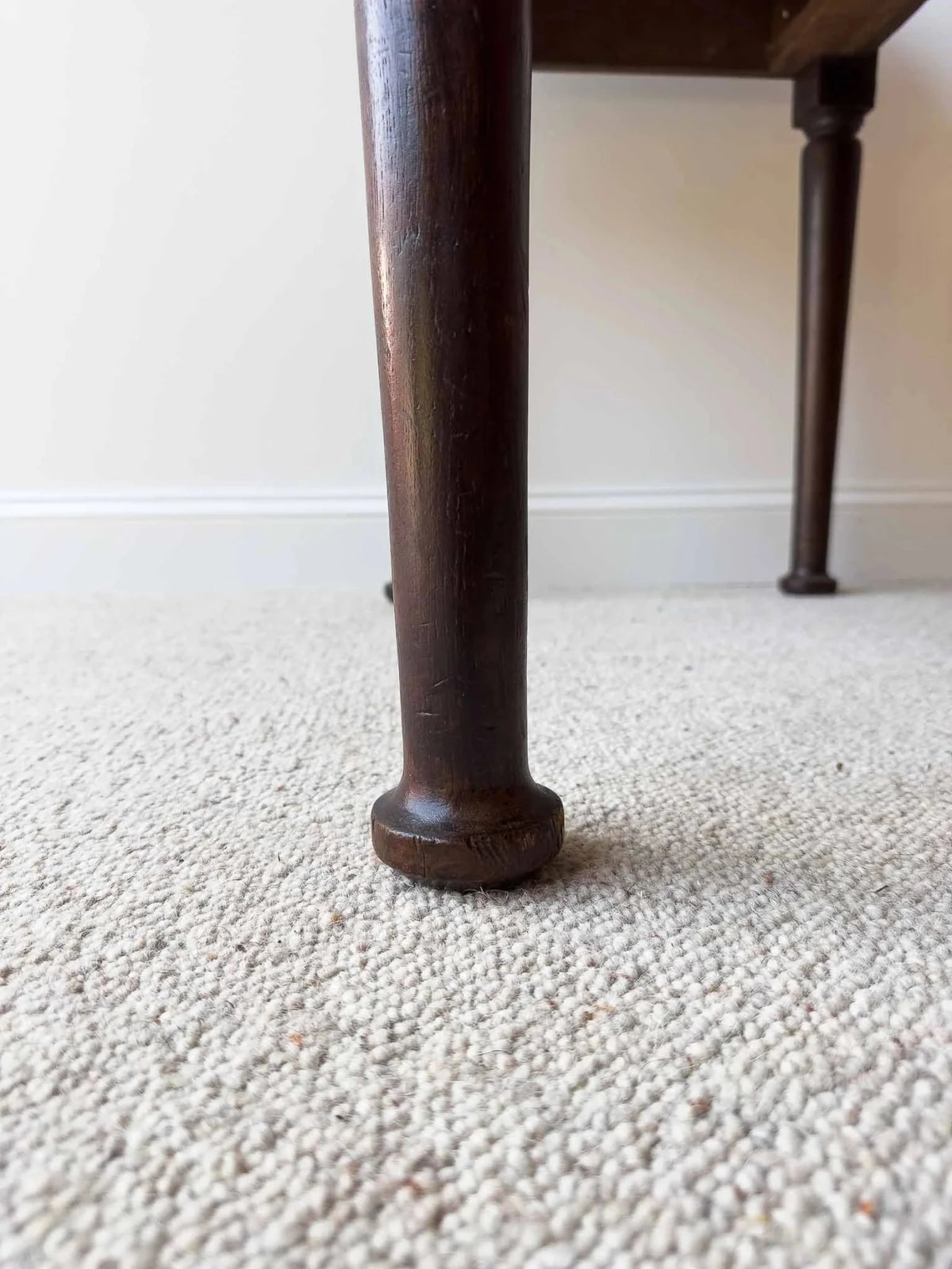 Small English pine table - House on Horizon