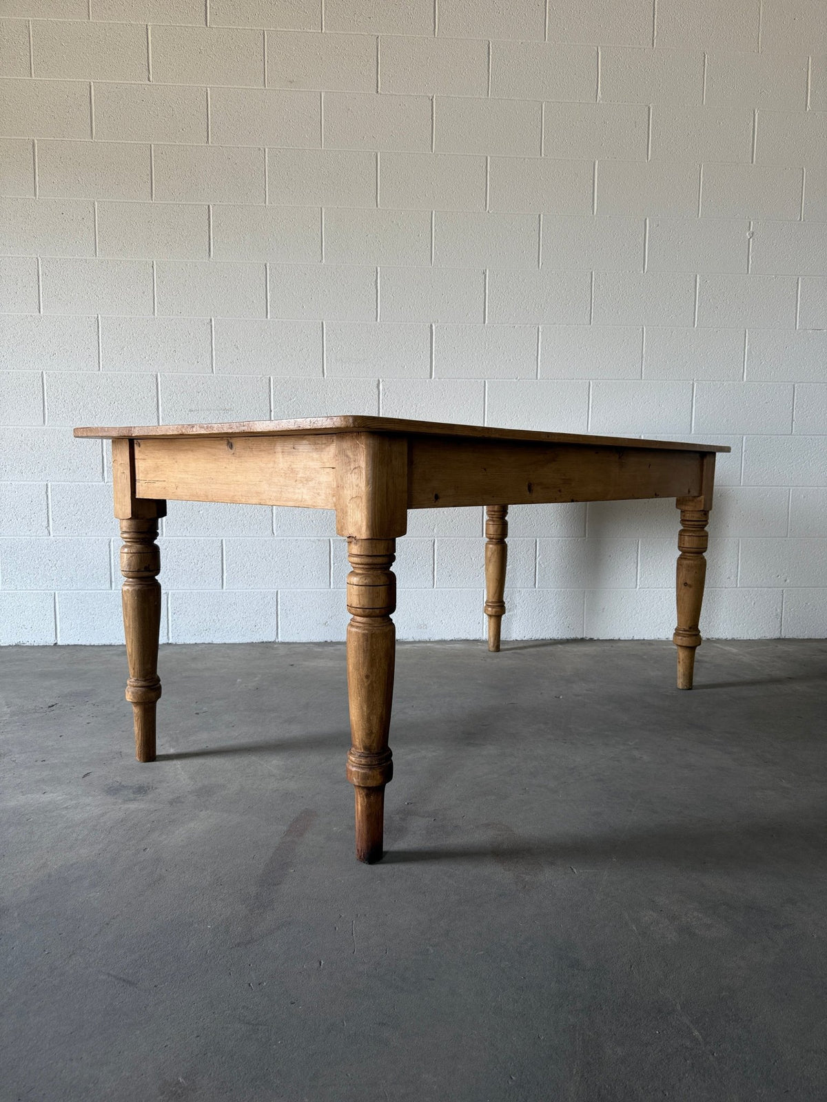 Turned leg Victorian pine table with drawer - House on Horizon