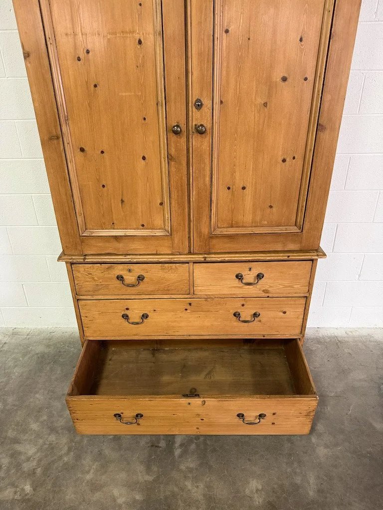 Victorian pine linen cupboard - House on Horizon