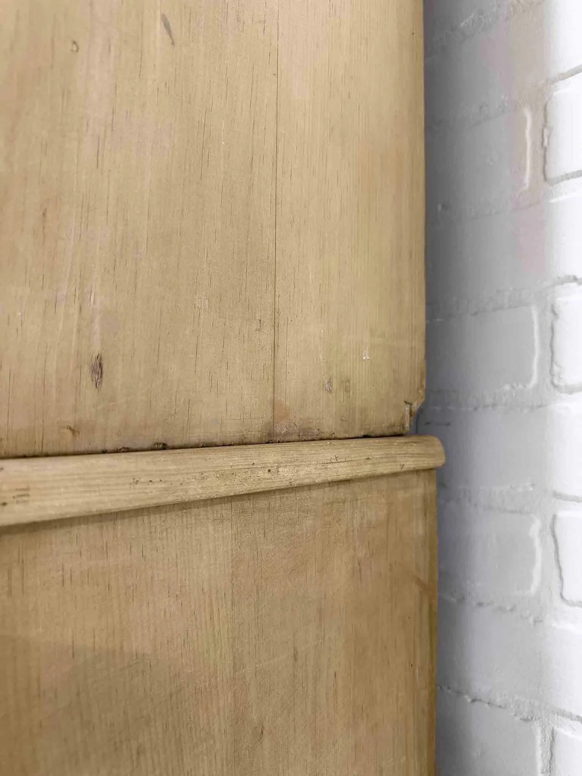 Victorian pine linen press - House on Horizon