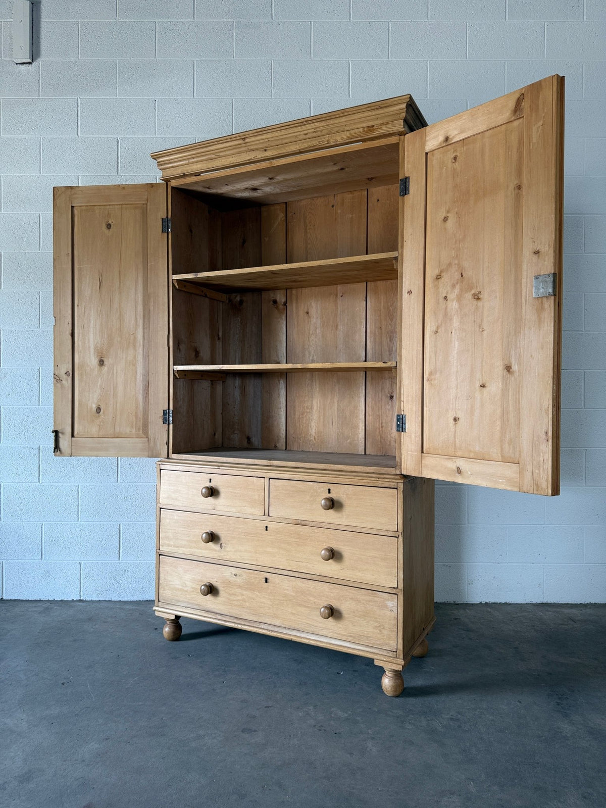 Victorian pine linen press - House on Horizon
