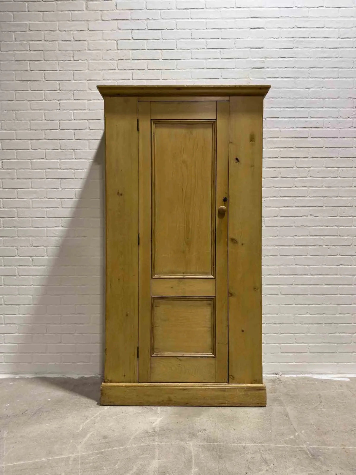 Victorian pine wardrobe - House on Horizon