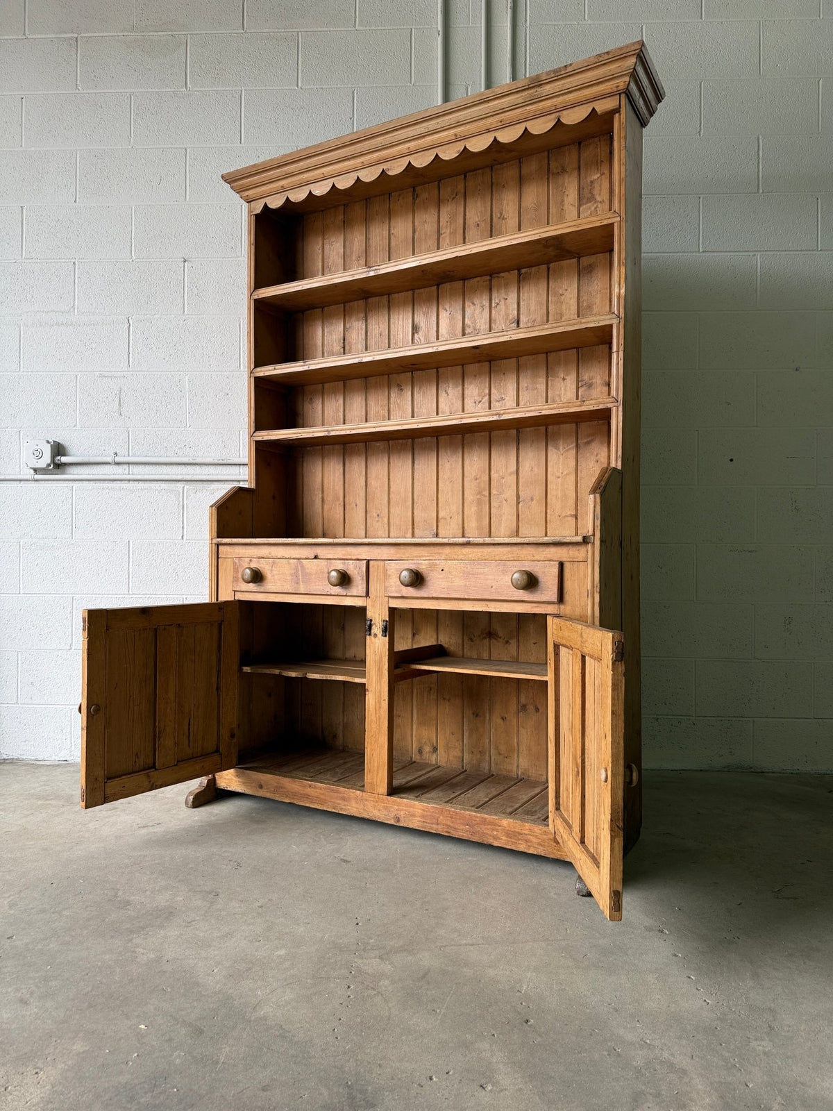 Wonderful scalloped Irish kitchen dresser - House on Horizon