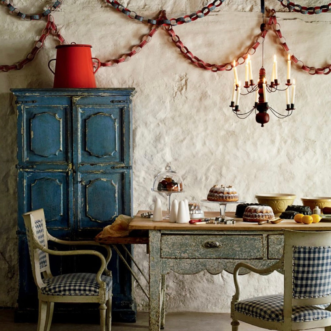Paper chains in cottage