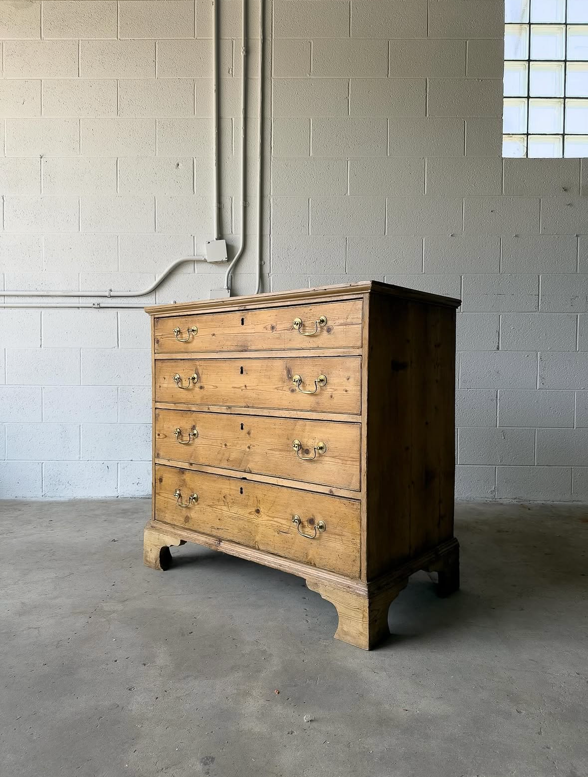 Beautiful English pine dresser with brass handles