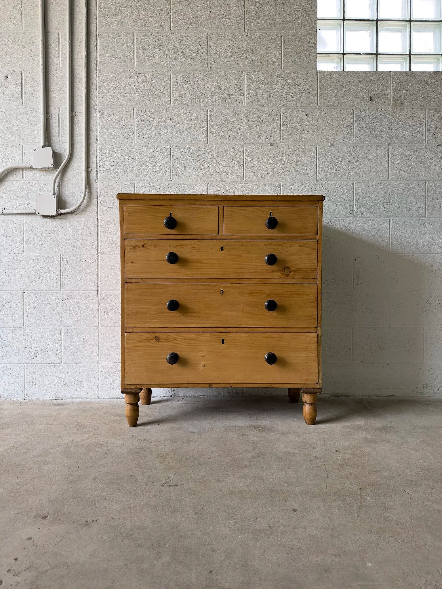 Victorian pine set of drawers