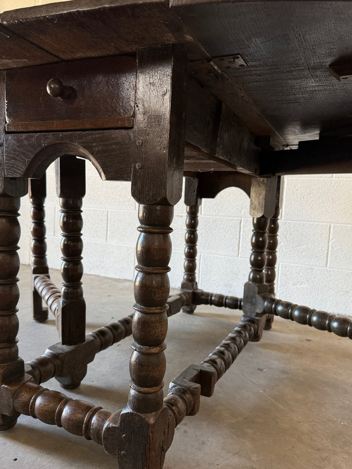 18th century English oak gate-leg table - House on Horizon