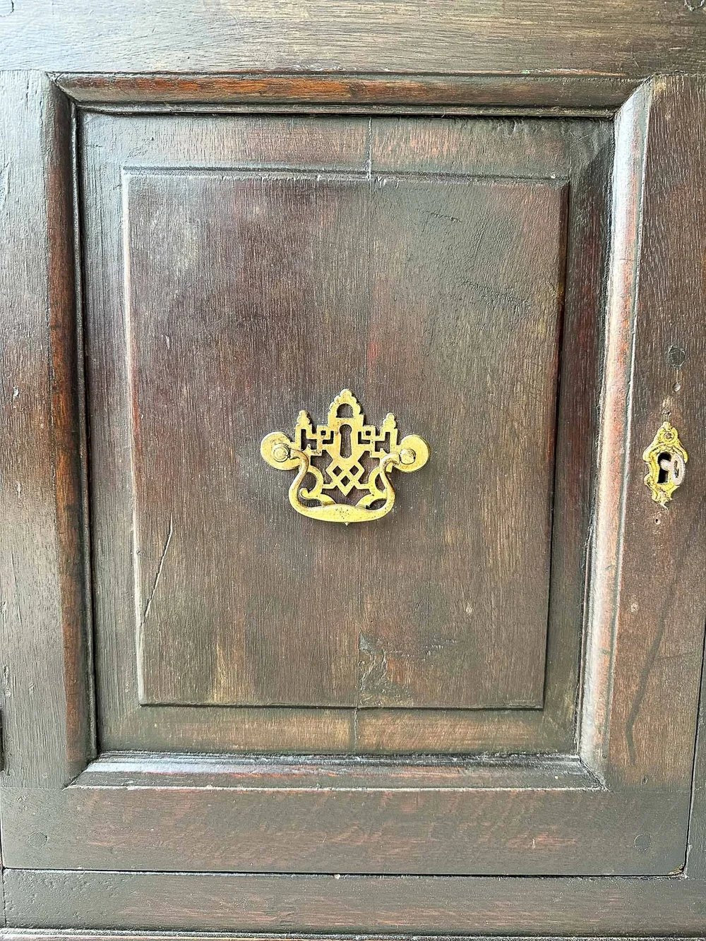 18th century oak sideboard - House on Horizon