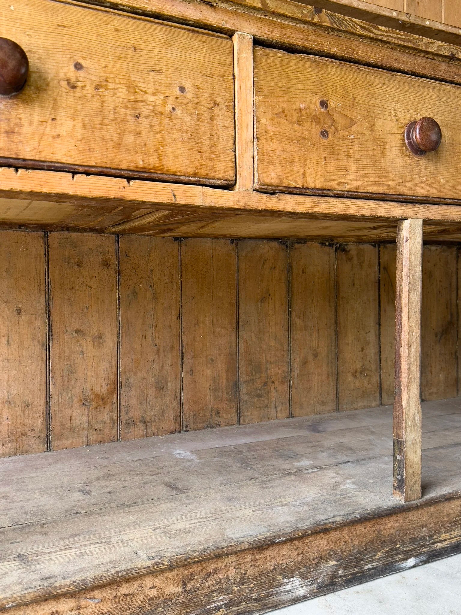 Monumental Victorian pine kitchen dresser