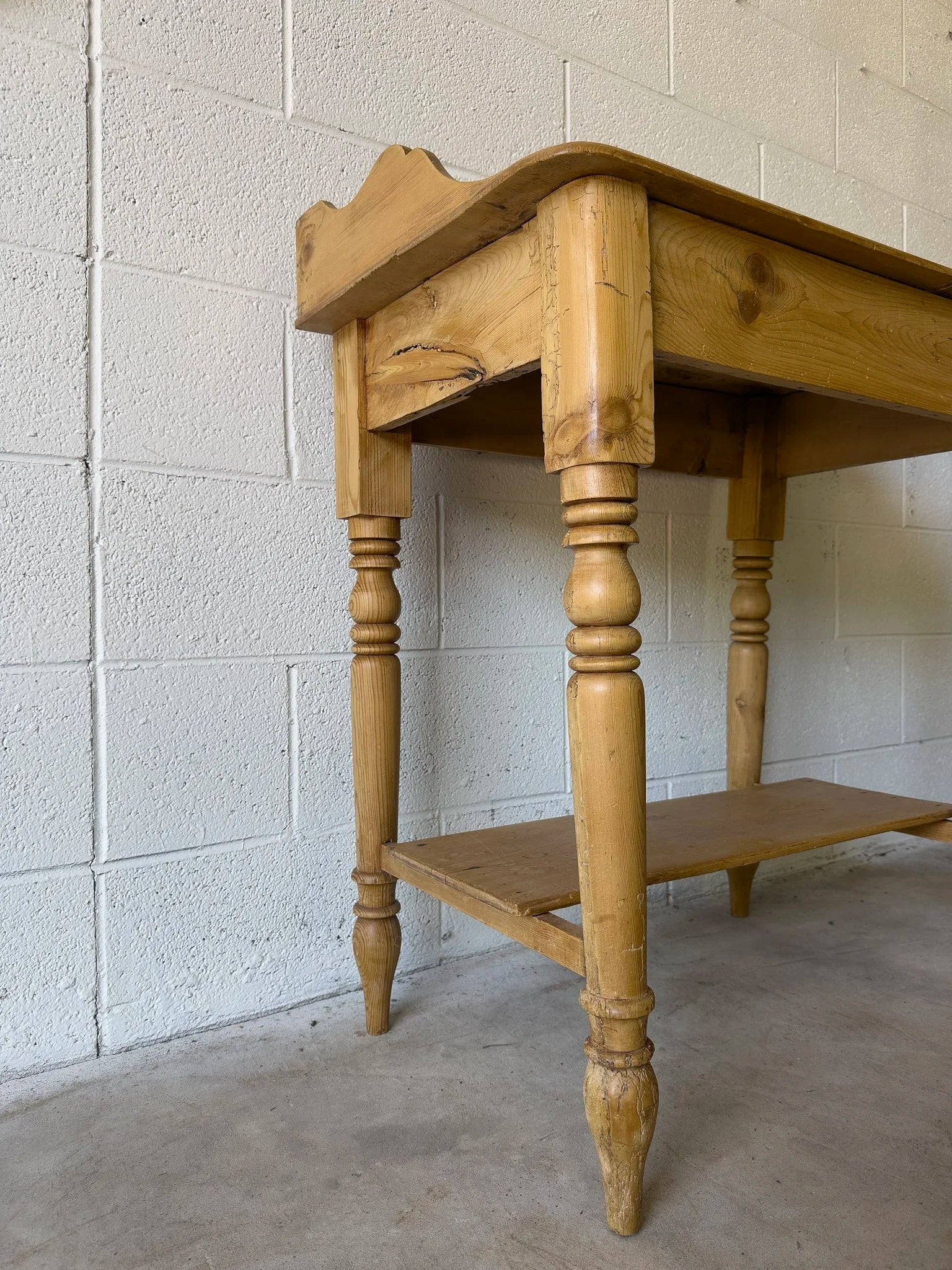 Antique pine washstand with turned legs