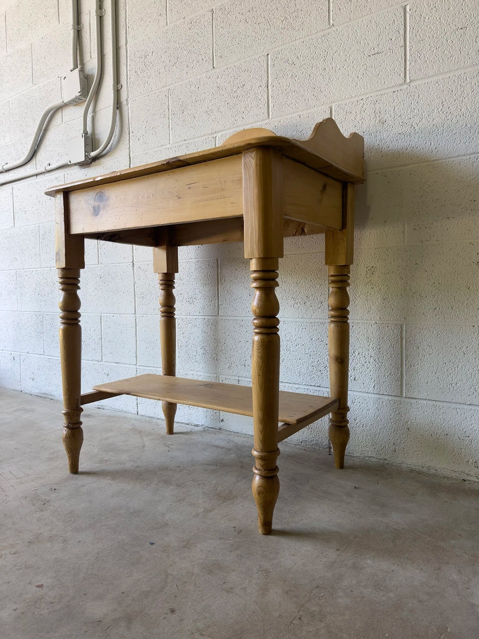 Antique pine washstand with turned legs